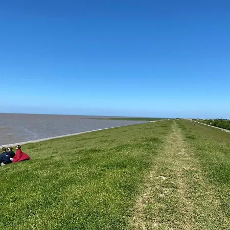 Sieglinde Mit Deichblick Semesterbostad
