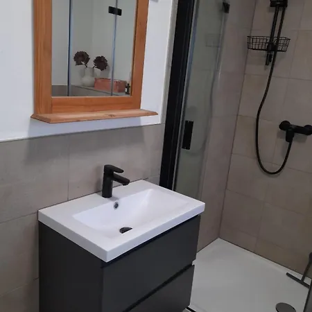 Sieglinde Mit Deichblick * Emden