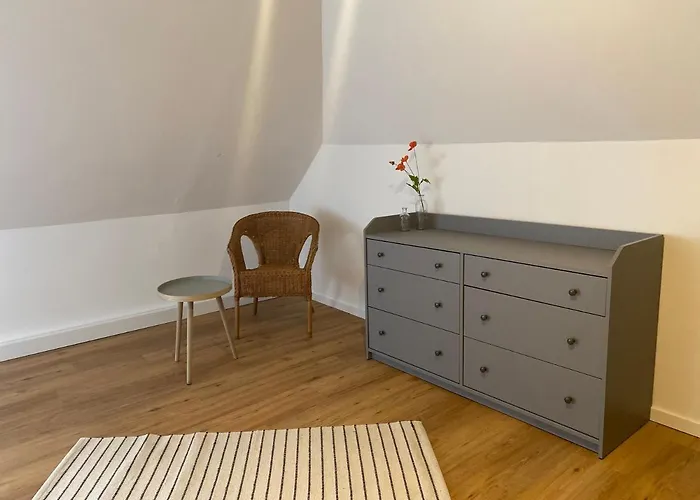 Sieglinde Mit Deichblick * Emden