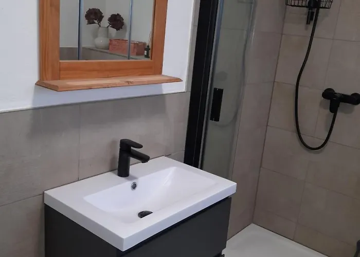 Sieglinde Mit Deichblick * Emden